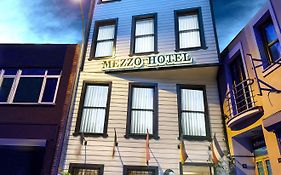 Mezzo Hotel